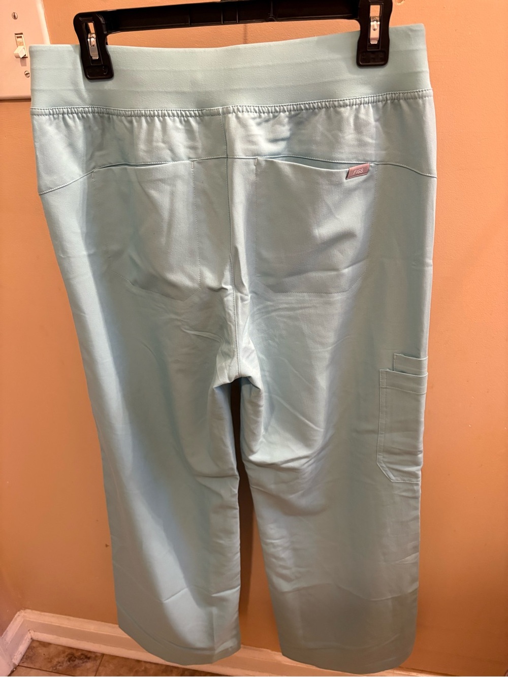 NWT Figs Isabel High Waisted Wide Leg Scrub Pants in Seaglass Women’s Medium - Picture 6 of 7